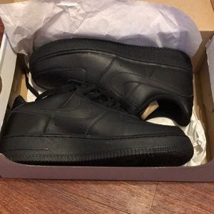 Black Air Force ones size 8.5